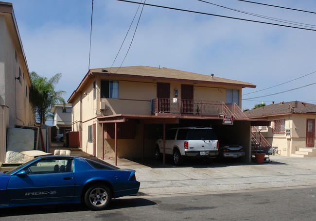 235 S Weitzel St in Oceanside, CA - Building Photo - Building Photo