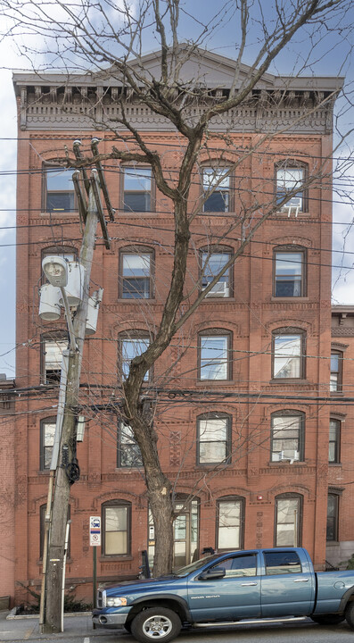 133 Grand St in Jersey City, NJ - Building Photo