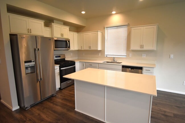 4850 Milo Ct NE in Salem, OR - Building Photo - Building Photo