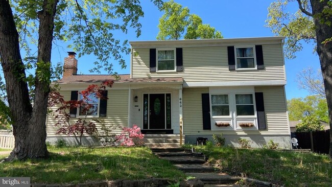 property at 642 Parkland Pl
