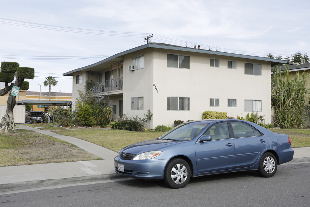 6581 Ginger Ln in Westminster, CA - Building Photo