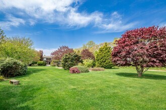 869 Head of Pond Rd in Water Mill, NY - Building Photo - Building Photo