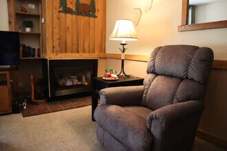 455 Village Rd in Breckenridge, CO - Foto de edificio - Building Photo