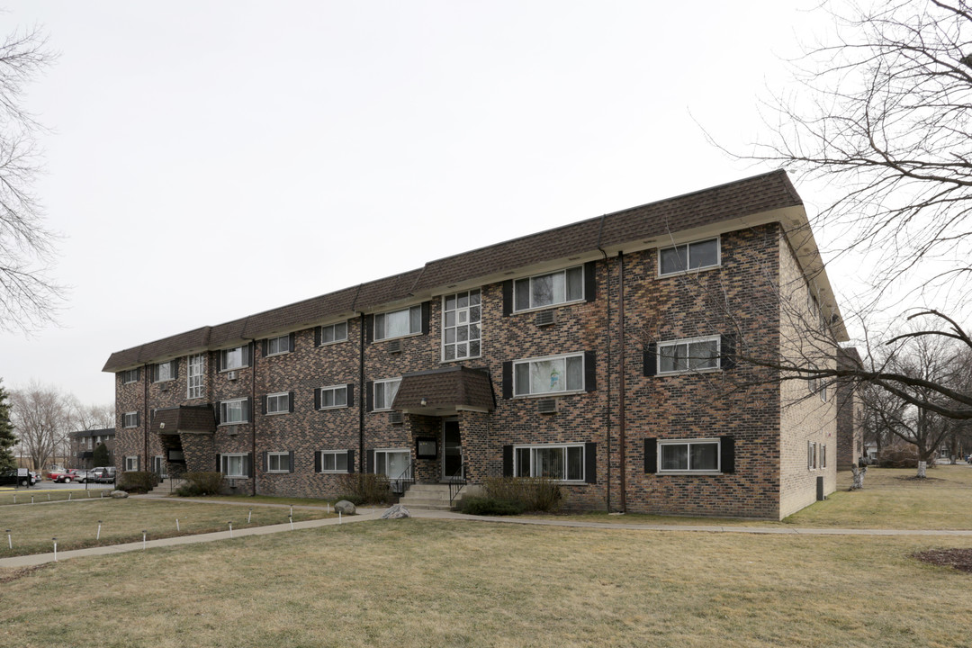 Argyle Park Apartments in Bensenville, IL - Building Photo