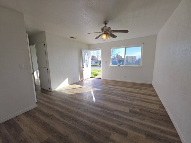 750 Crosby Ln in Red Bluff, CA - Building Photo - Building Photo