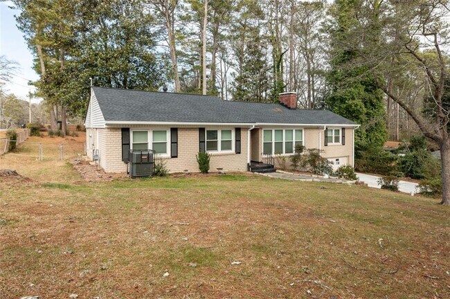 2551 Headland Dr in East Point, GA - Building Photo - Building Photo