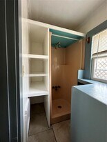 708 J in Galveston, TX - Building Photo