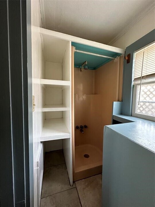 708 J in Galveston, TX - Building Photo