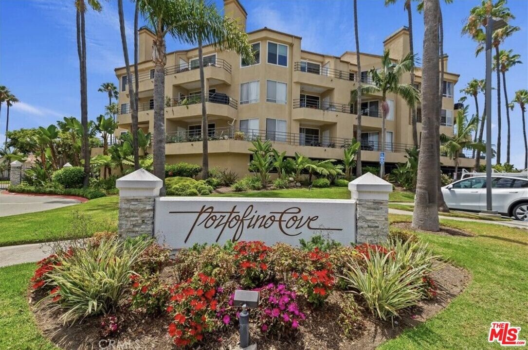 16291 Countess Dr in Huntington Beach, CA - Building Photo