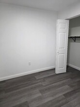 214 Cross St, Unit 3 in Central Falls, RI - Foto de edificio - Building Photo