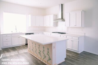 120 Rondo in Irvine, CA - Building Photo - Building Photo