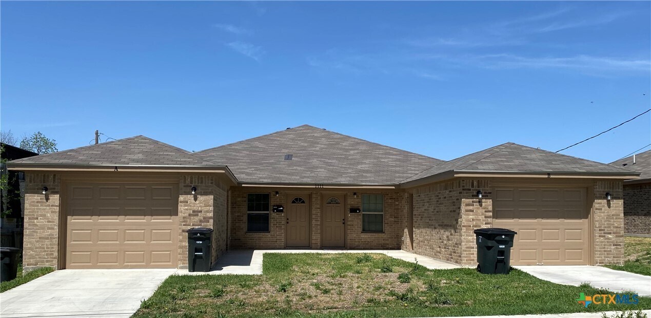 1111 N College St in Killeen, TX - Building Photo