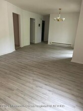 76 Overlook Way in Manalapan, NJ - Building Photo - Building Photo
