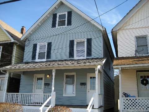 27-29 Maxwell Ave in Oyster Bay, NY - Building Photo - Building Photo