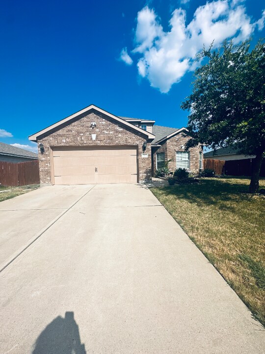 1417 Cottonwood Trail in Anna, TX - Foto de edificio