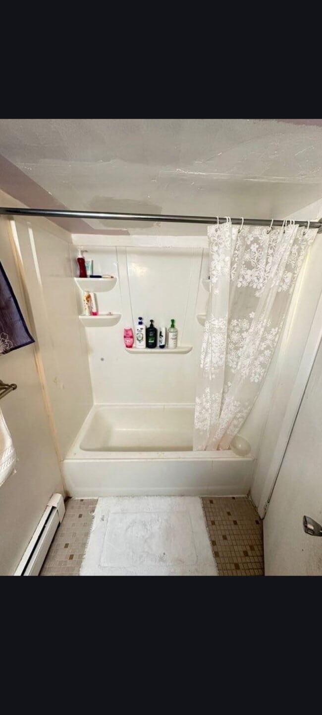 7 Glenda Dr, Unit 1 in Deer Park, NY - Building Photo - Building Photo