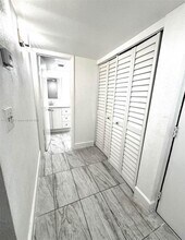 10801 SW 109th Ct in Miami, FL - Foto de edificio - Building Photo