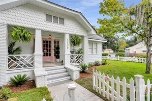 1108 Bonaventure Rd in Savannah, GA - Building Photo