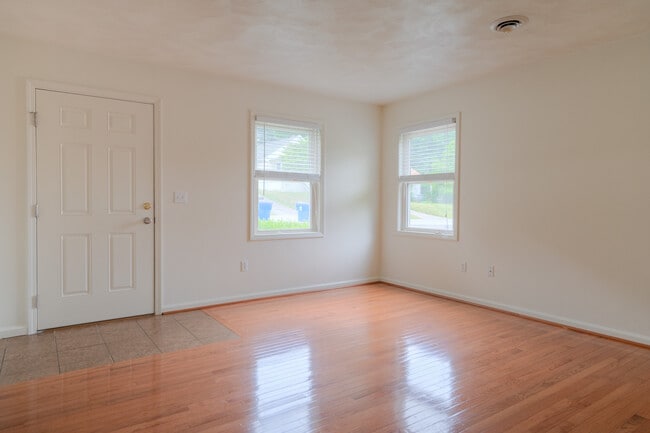 907 Giles Rd in Blacksburg, VA - Building Photo - Building Photo