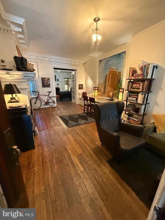 4640 Hazel Ave in Philadelphia, PA - Building Photo