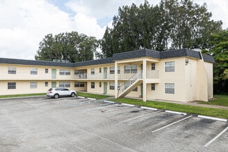 Rex Terrace in Palm Springs, FL - Building Photo - Building Photo
