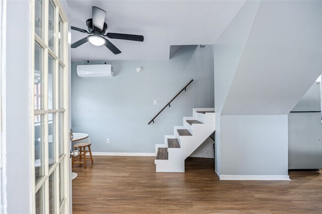 68 Annette Ln in Houston, TX - Foto de edificio - Building Photo