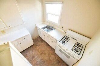 2233-2235 Woolsey St in Berkeley, CA - Building Photo - Building Photo