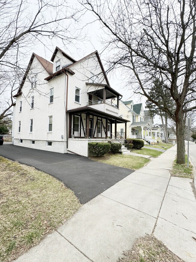 44 Cleveland Ave, Unit 3 in Binghamton, NY - Building Photo - Building Photo