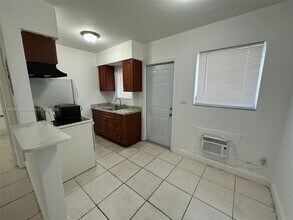 1280 NE 139th St in North Miami, FL - Building Photo - Building Photo