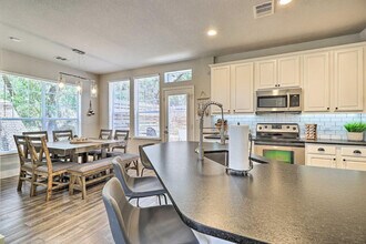 21100 Santa Ana Cove in Lago Vista, TX - Building Photo - Building Photo