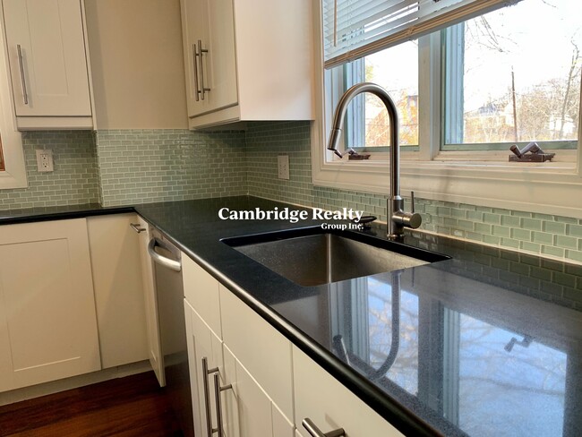 60 Homer Ave, Unit A in Cambridge, MA - Building Photo - Building Photo