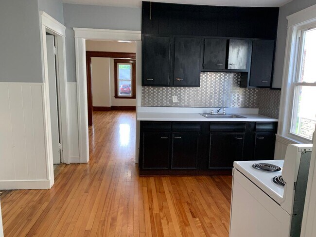 323 Lincoln St, Unit 1L in Worcester, MA - Building Photo - Building Photo