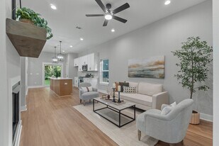 706 N F St in Pensacola, FL - Building Photo