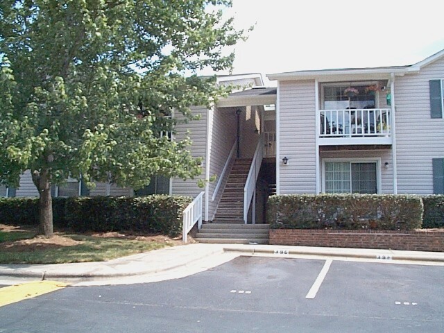 5639 Hornaday Rd, Unit G in Greensboro, NC - Building Photo