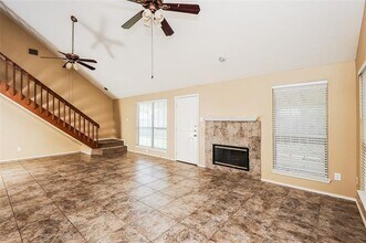 8512 Willow Creek Ct in Fort Worth, TX - Building Photo - Building Photo