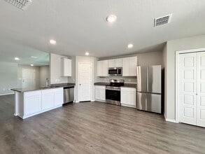 3518 Strawberry Grv in San Antonio, TX - Building Photo - Building Photo