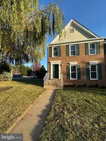 21797 Canfield Terrace in Sterling, VA - Foto de edificio - Building Photo