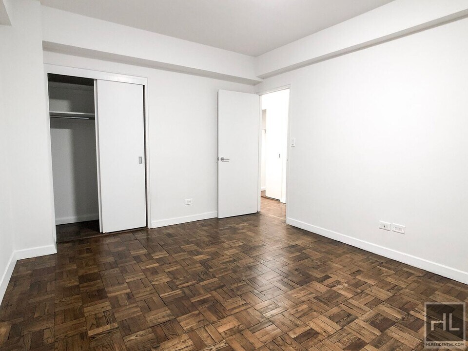 EAST 69 STREET in New York, NY - Building Photo