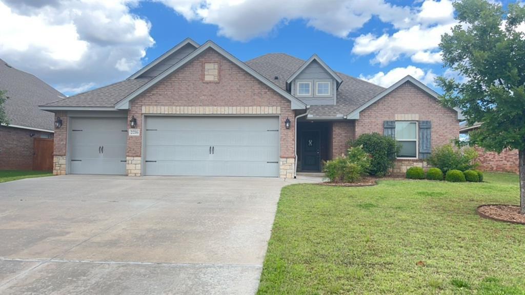 2216 Hidden Prairie Way in Edmond, OK - Foto de edificio