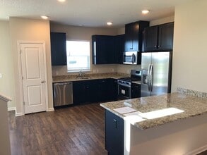 8773 Granite Ln in Woodbury, MN - Building Photo - Building Photo