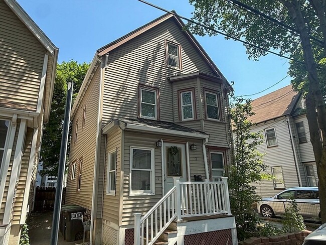 property at 7 Dell St