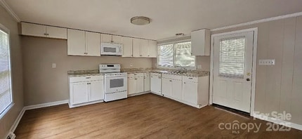 2828 Bellhaven Cir in Charlotte, NC - Building Photo - Building Photo