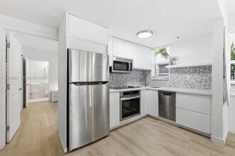 1550 Drexel Ave in Miami Beach, FL - Building Photo - Building Photo