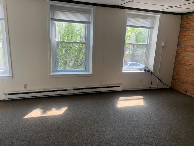 244 Main St-Unit -2nd Flr in Hellertown, PA - Building Photo - Building Photo