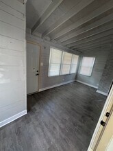 33 E Walnut Ave in Des Plaines, IL - Building Photo - Building Photo