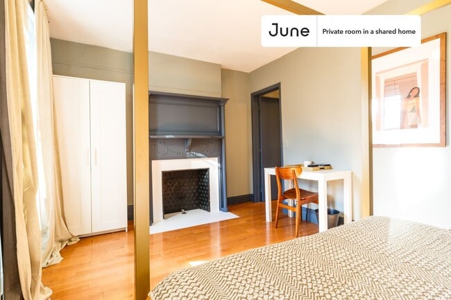 Private bedroom in 4 bed/1 bath Home in New York, NY - Building Photo - Building Photo