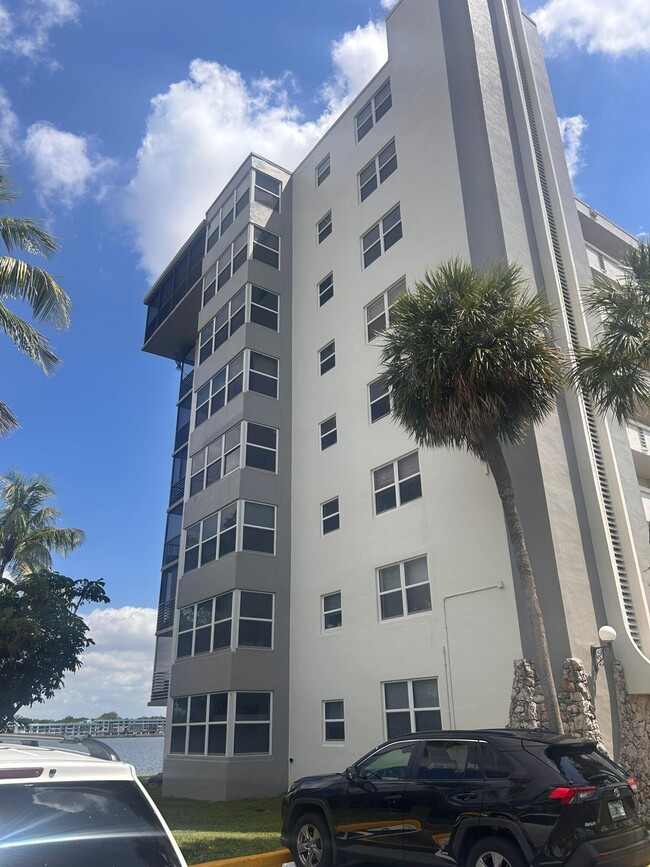 property at 1175 NE Miami Gardens Dr