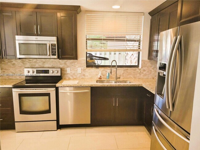 5845 Fox Hollow Dr in Boca Raton, FL - Building Photo - Building Photo