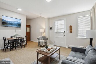 1900 Princess Anne St, Unit 5 in Fredericksburg, VA - Building Photo - Building Photo