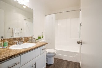 La Palma Woods Apartments in Anaheim, CA - Building Photo - Interior Photo